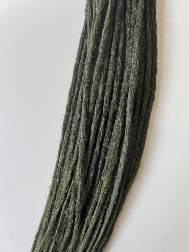 Detail produktu Ručně dělané Dredy – jednobarevné Hazel