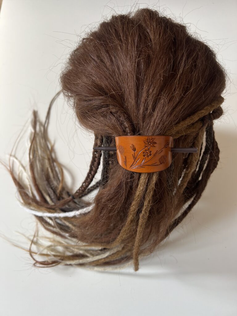 Handmade malá kožená spona - Květiny