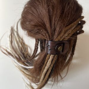 Handmade kožená spona s gumkou - Tmavá